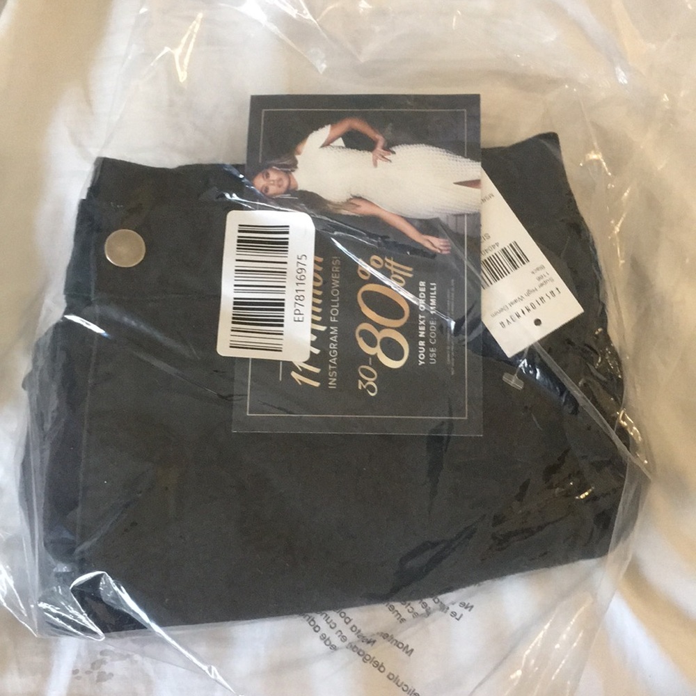 I’m selling these because they fit too big on me.